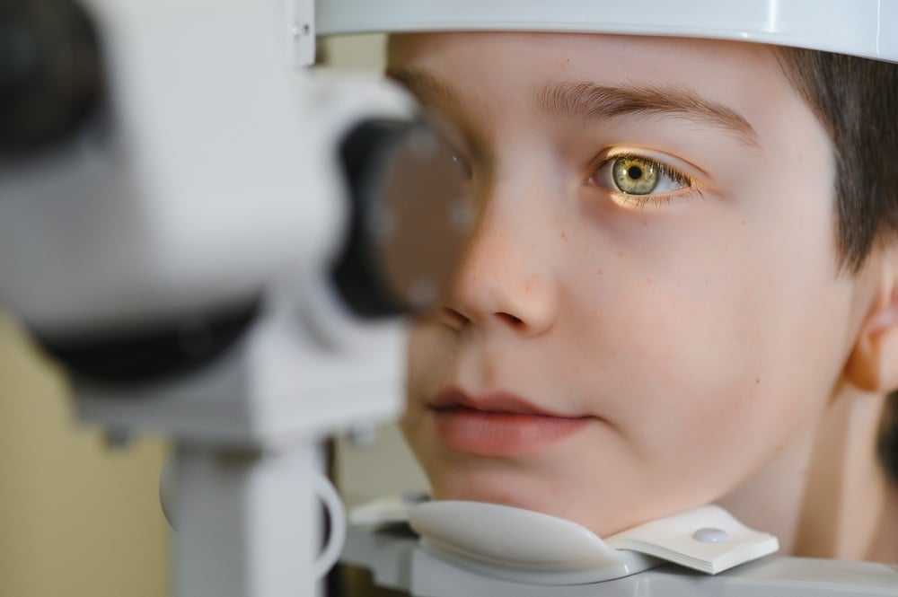 Child receiving comprehensive pediatric eye exam at Southeast Eye Specialists and VisionAmerica